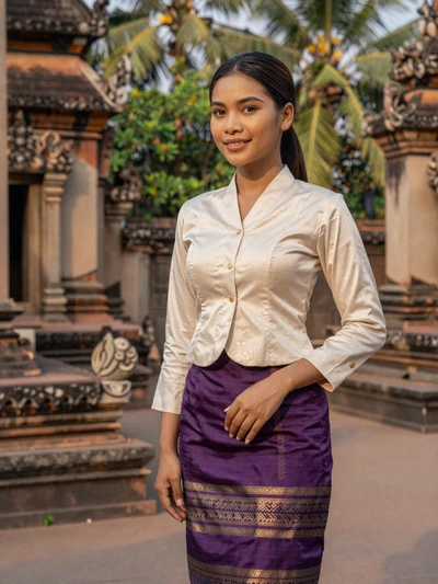 Souk, 32, verified Laotian woman from Champasak seeking meaningful relationship